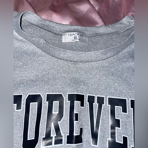 Track 23 crop top - Picture 3 of 4